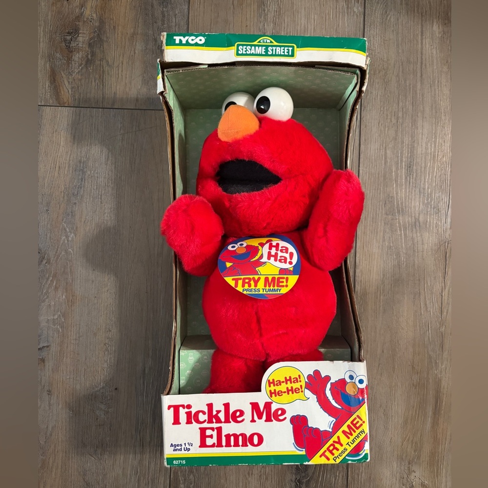 Tickle Me Elmo Plush Doll - Original Vintage 1996 - Sesame Street - Tyco NEW